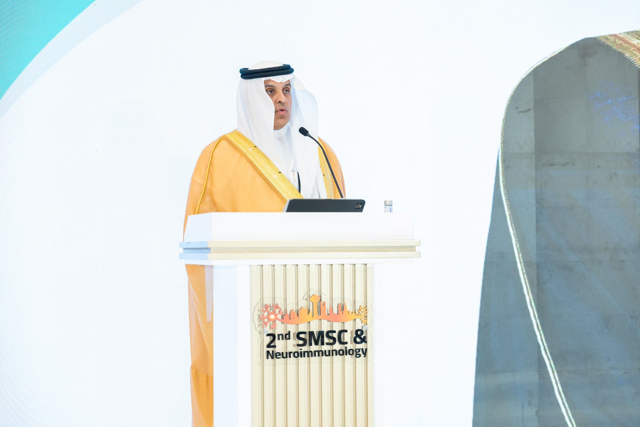 #تغطية| 

مدير عام #فرع_وزارة_الصحة_بالمنطقة_الشرقية  
أ.د فارس بن عايض الهمزاني في حفل انطلاق المؤتمر السعودي الدولي الثاني للتصلب المتعدد والأمراض العصبية المناعية: «إن جهود حكومة مولاي خادم الحرمين الشريفين وسمو سيدي ولي العهد-يحفظهم الله- تعكس قدرات بلادنا الضخمة في تقديم أفضل سبل الرعاية الصحية للمواطنين والمقيمين والزوار». 

#مؤتمر_التصلب_العصبي_المتعدد2
