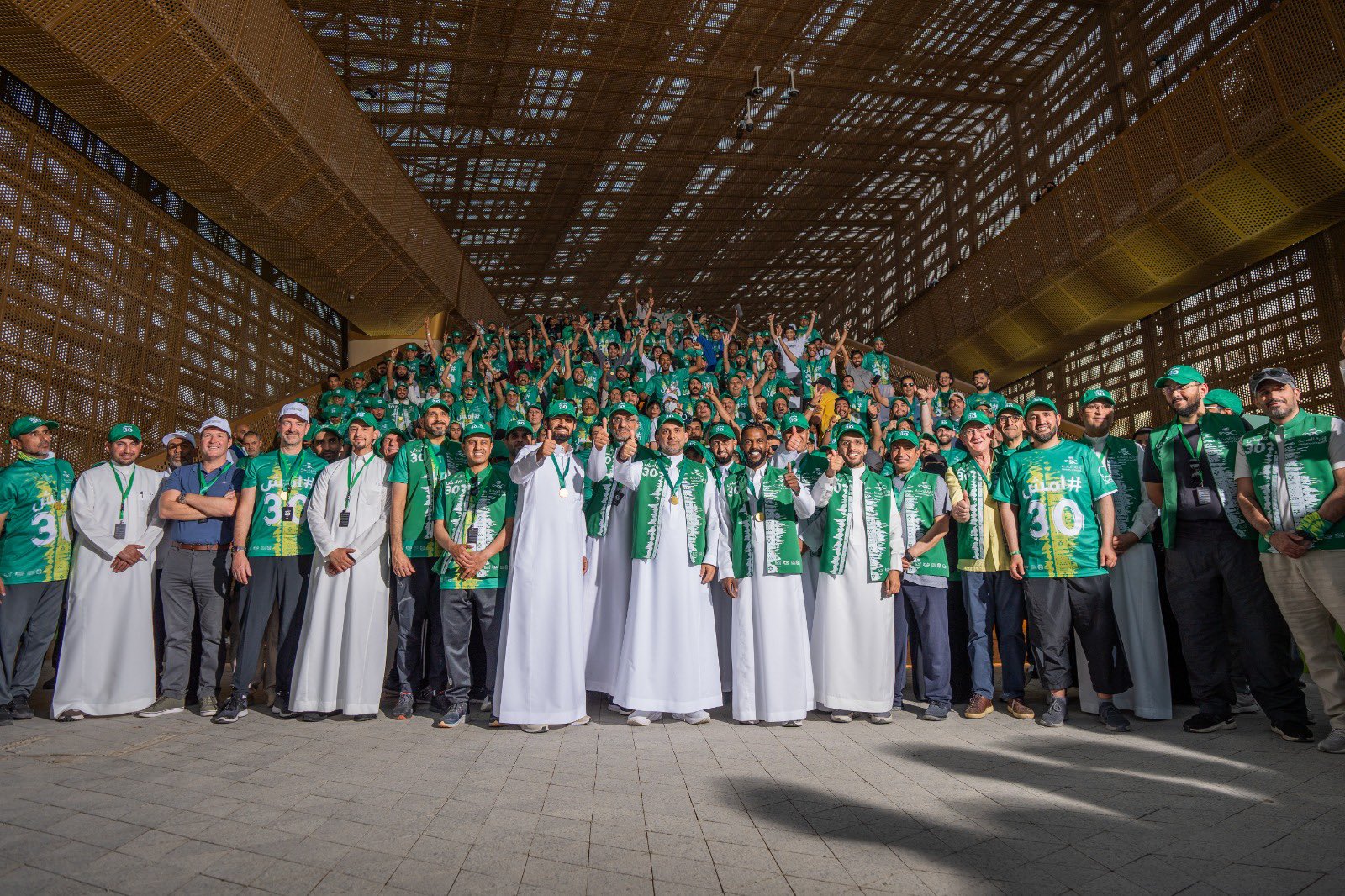 خطوة نحو الصحة #امش30: تعزيز الوعي الصحي وتحقيق جودة الحياة

سعدت بالمشاركة في أكبر فعالية مشي على مستوى المملكة #امش30، التي عمّت أكثر من 120 مدينة ومحافظة بمختلف مناطق المملكة و بحضور 200 ألف مشارك. 

مبادرة ملهمة تُجسّد التحول الصحي من العلاج إلى الوقاية، وتسهم في رفع جودة الحياة وتعزيز نمط الحياة الصحي، في إطار مستهدفات #رؤية_السعودية_2030 وبرنامج تحول القطاع الصحي. 

خطوة بخطوة، نمشي معاً نحو مستقبل أكثر صحة ونشاطاً.

#عش_بصحه  
